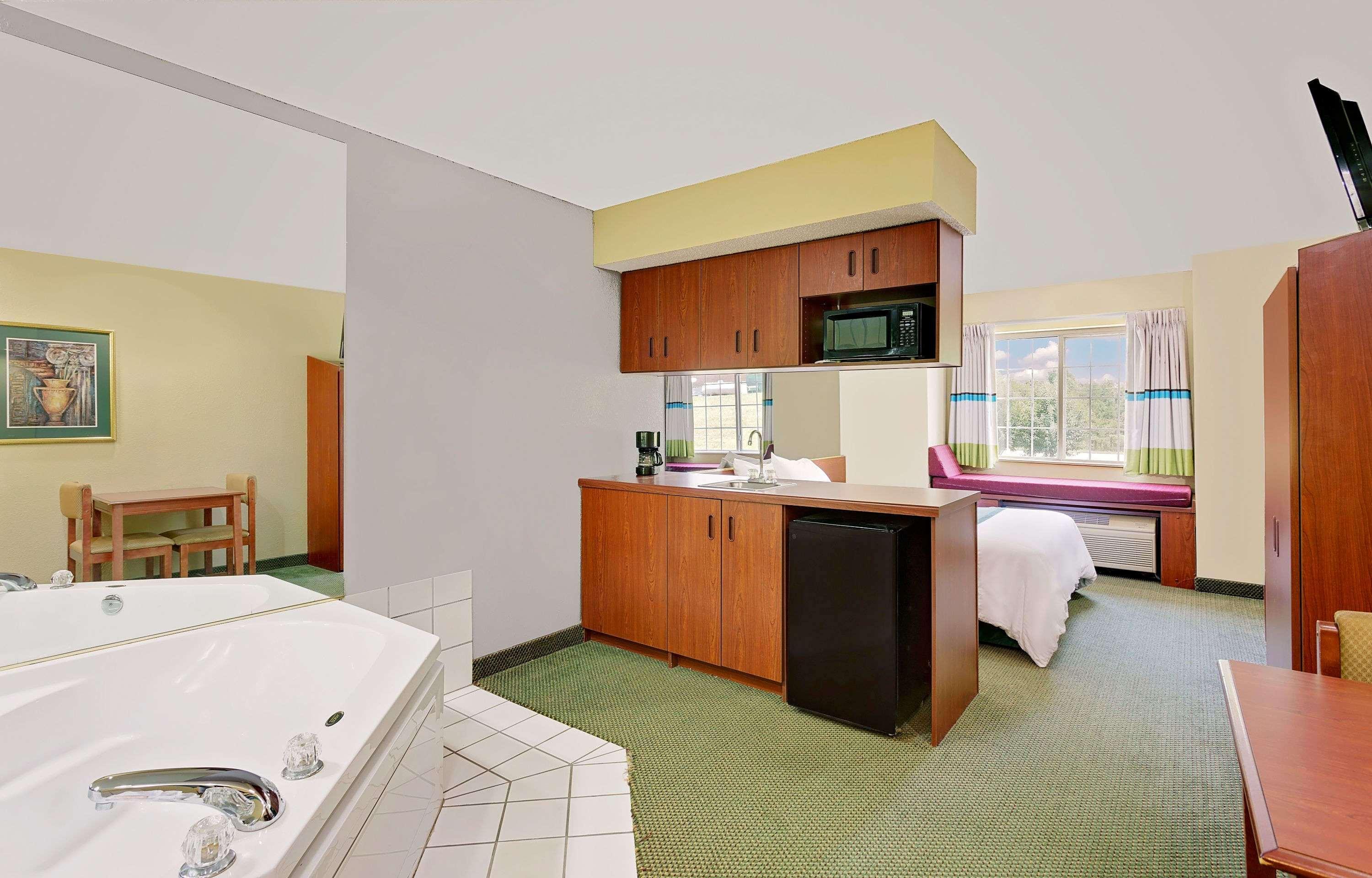 Microtel Inn & Suites By Wyndham Thomasville Exteriér fotografie